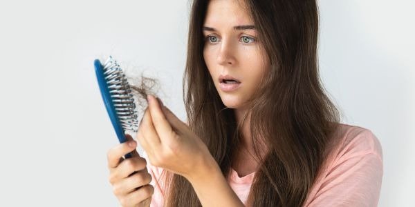 ¿Cómo combatir la caída del pelo en otoño?