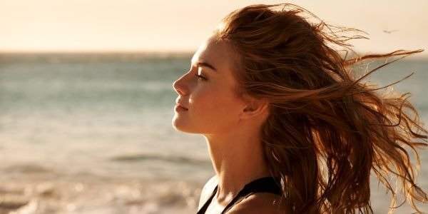 ¿Qué y cómo afecta al pelo en verano?